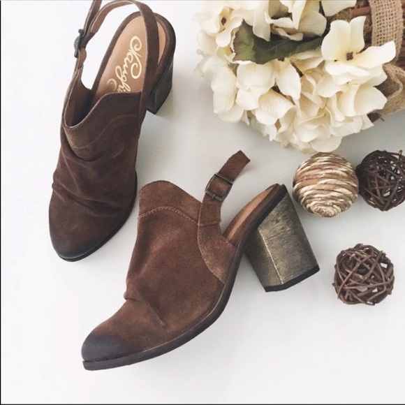 Tan Slouchy Vamp Genuine Leather Closed Toe Mule - Picture 4 of 5